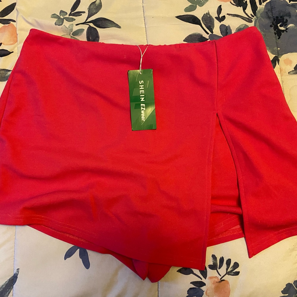 SHEIN CURVE HOT PINK SKORT